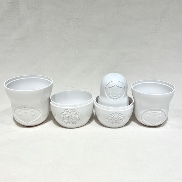 A Set of Six Nesting Measuring Cups – Nesting Dolls Design - Picture 9 of 14